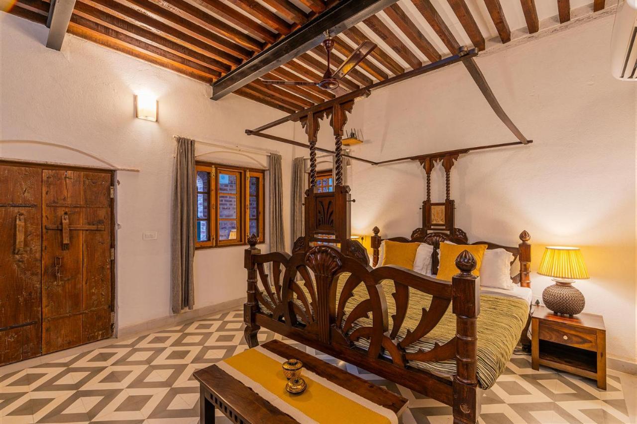 Stayvista'S Peepal Haveli - Rustic Kothi With Terrace, Breathtaking View & Bonfire Narainpur  Dış mekan fotoğraf